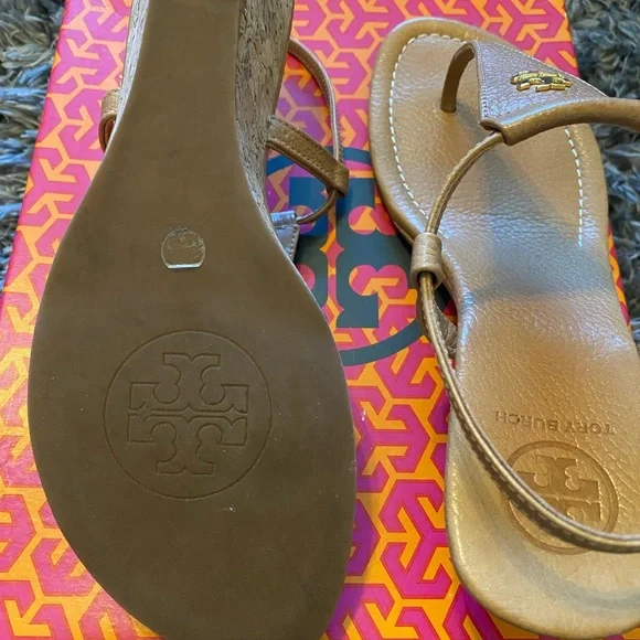 Tory Burch Brittoni 50mm Wedge Thong - Picture 6 of 6